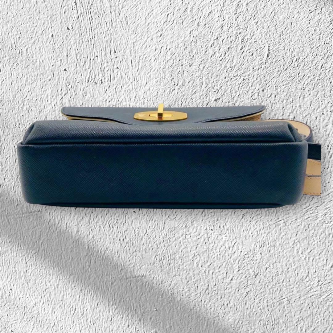 未使用級⭐︎A.D.M.J. レザー ショルダーバッグ　ターンロック 金具ネイビー