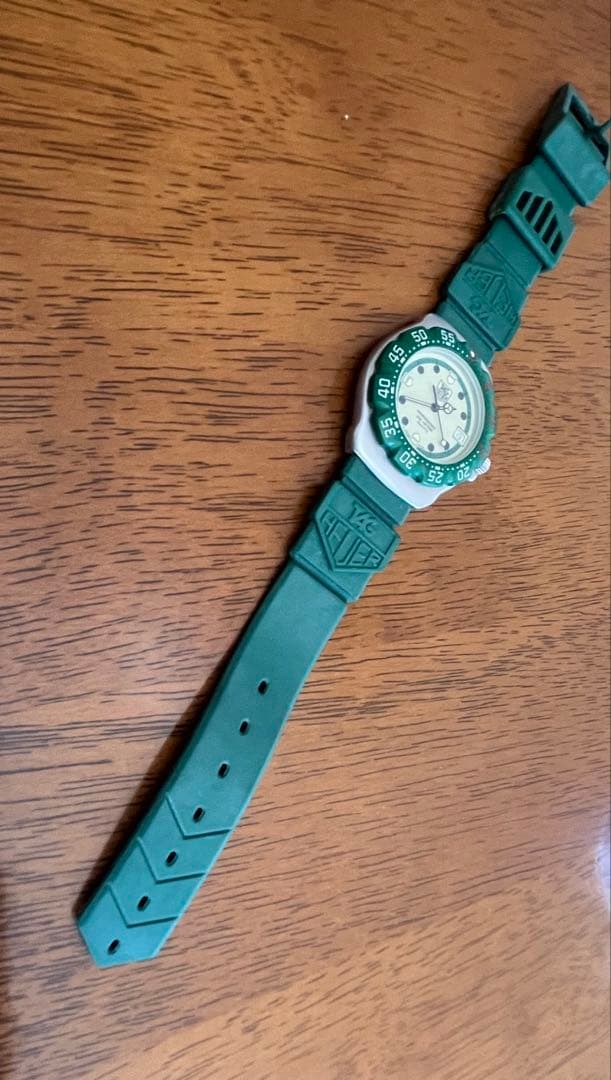 美品 TAG Heuer 372.513 メンズ グリーンラバーベルト 稼働品