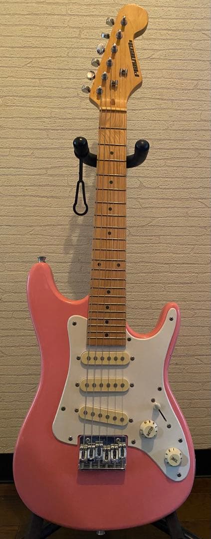 ミニエレキギターストラトキャスターピンクキッズ女子トラベルギタープレイテック廃番