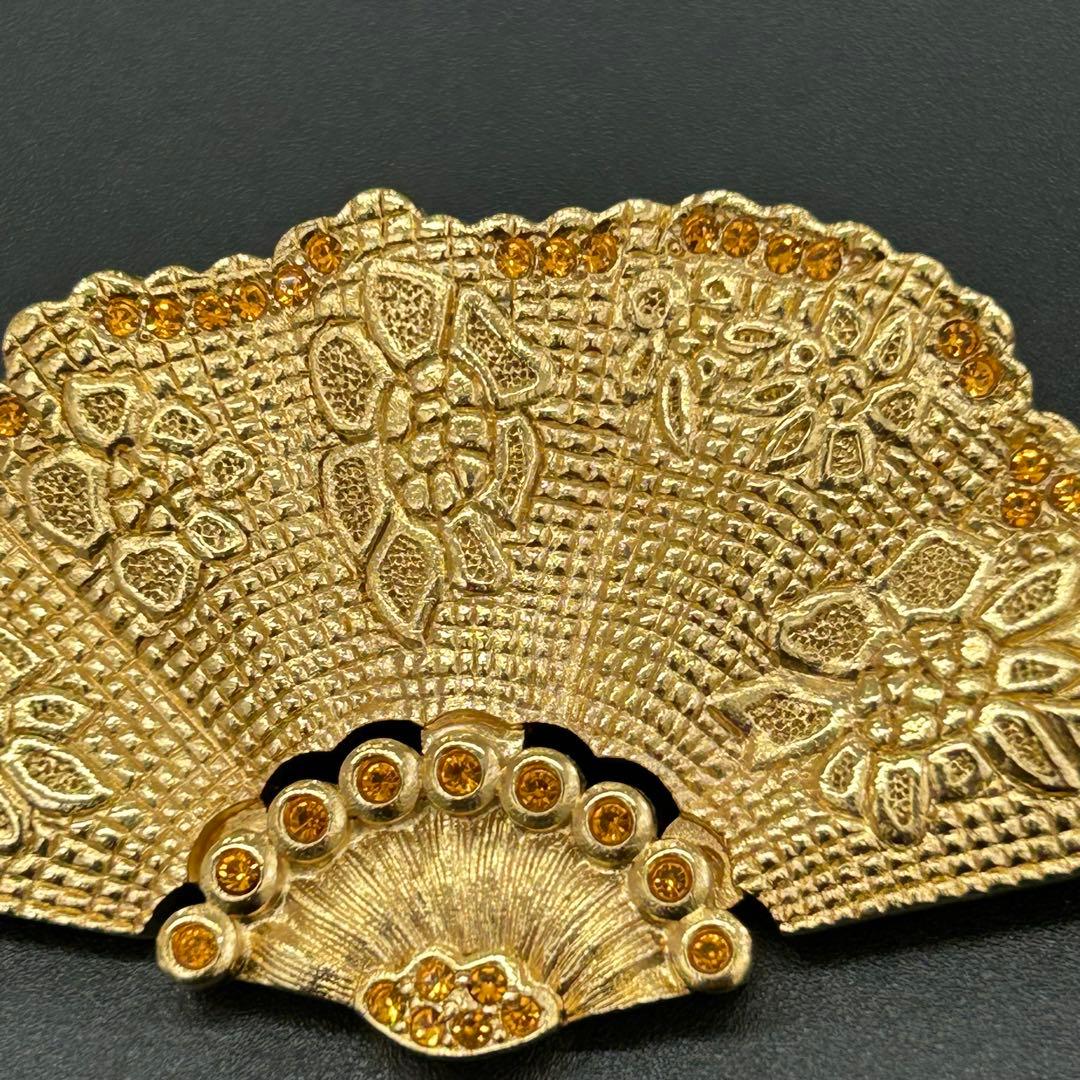 クリスチャン ディオール ヴィンテージ ゴールデン メタル ファン ブローチ