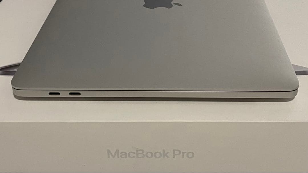 MacBook Pro 13 with Touch Bari5 16GB 1TB MacBook本体 MacBook Pro