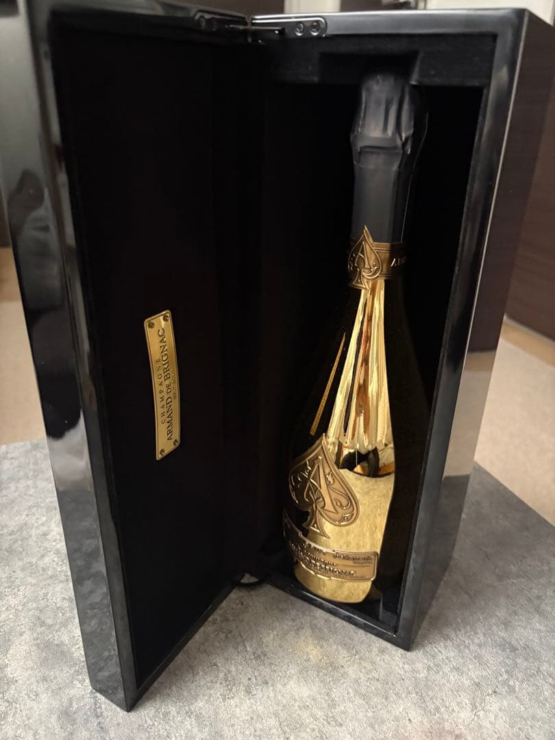 未開封〕Armand de Brignac ゴールドシャンパン - メルカリ