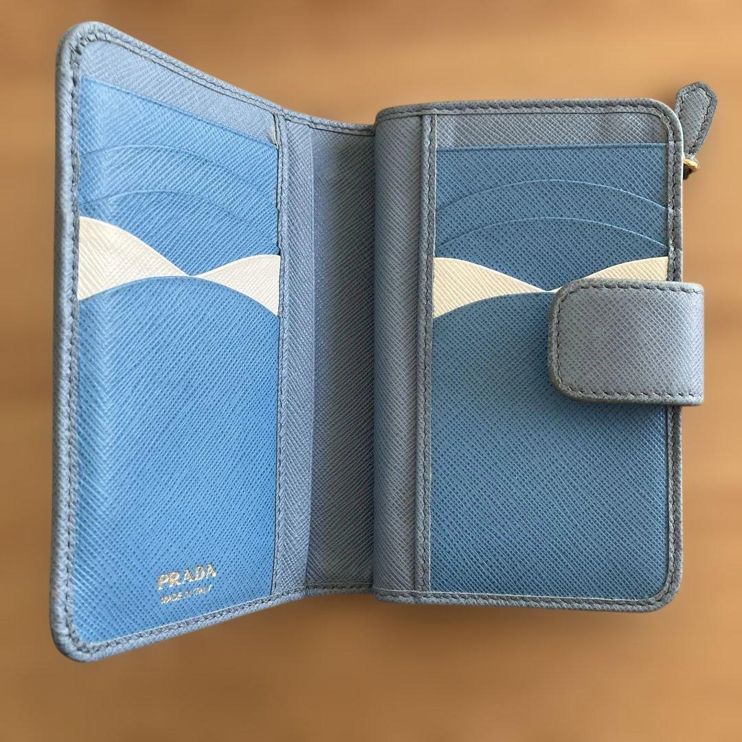 中古品・PRADA サフィアーノレザー 二つ折り財布 ブルー
