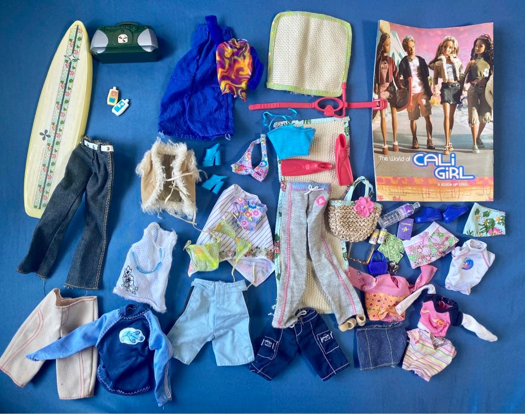 Barbie 7体 & 車 (セット売りのみ可)