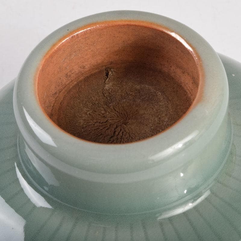 中国 龍泉窯 青磁人形手 刻寿字蓮弁文碗 V 8827 - メルカリ