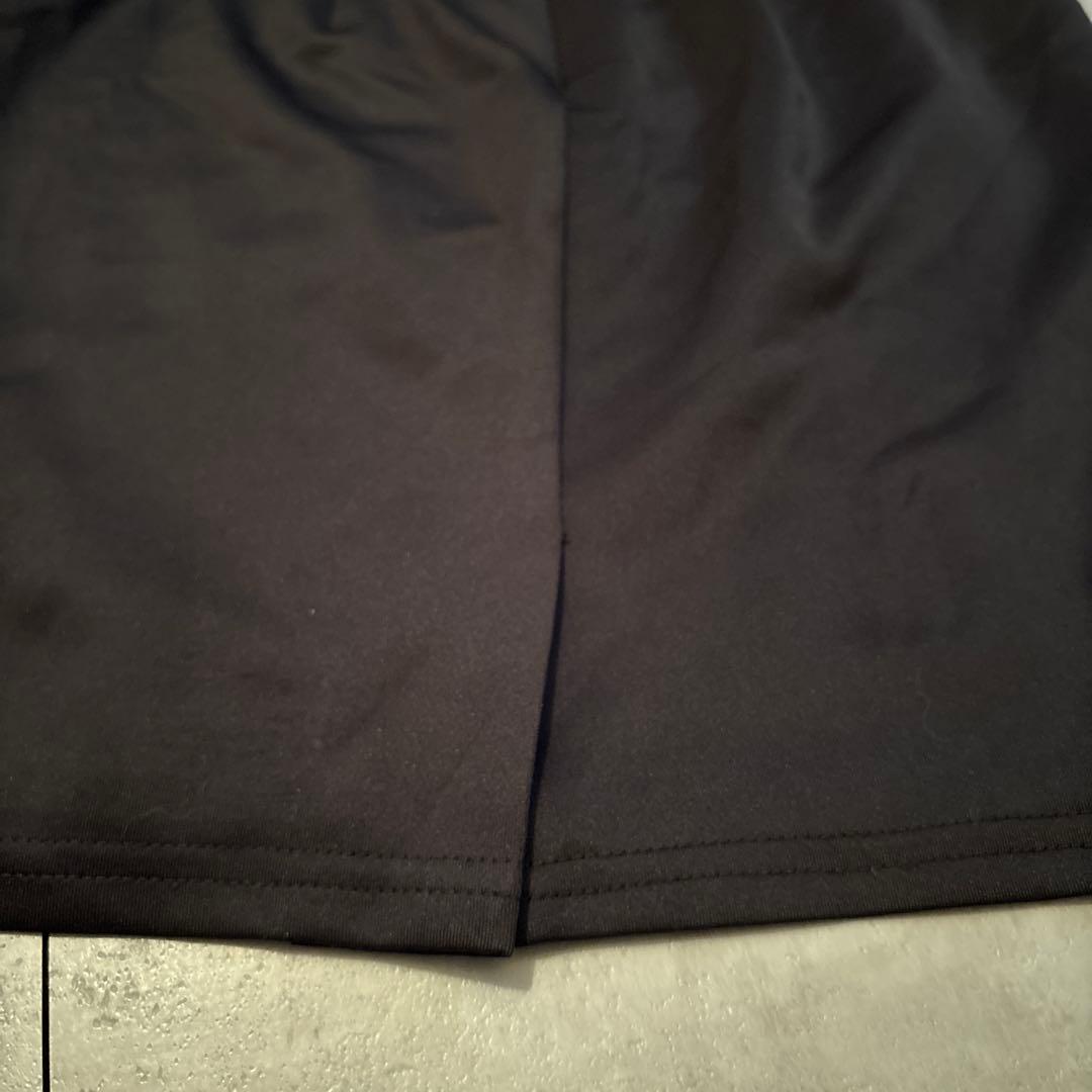 ビーズ装飾Vネックタイトドレス