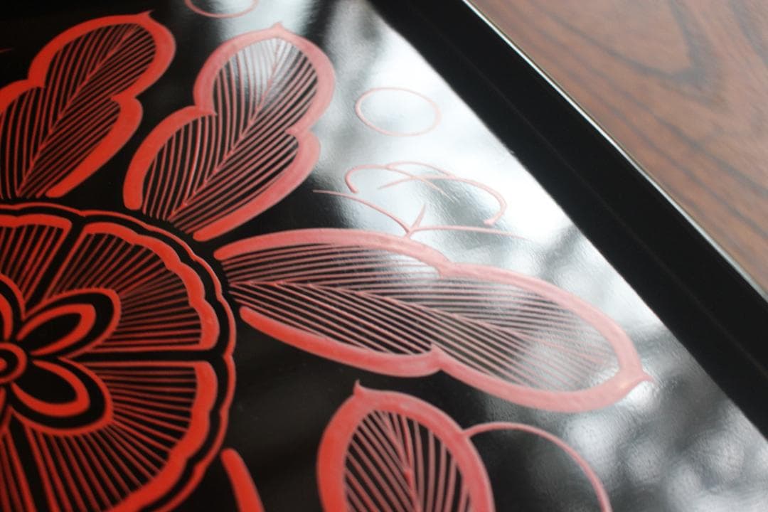 時代逸品！端正な黒漆に優美な木芙蓉文の映える隅切四方折敷（検京塗吉野塗お盆お膳