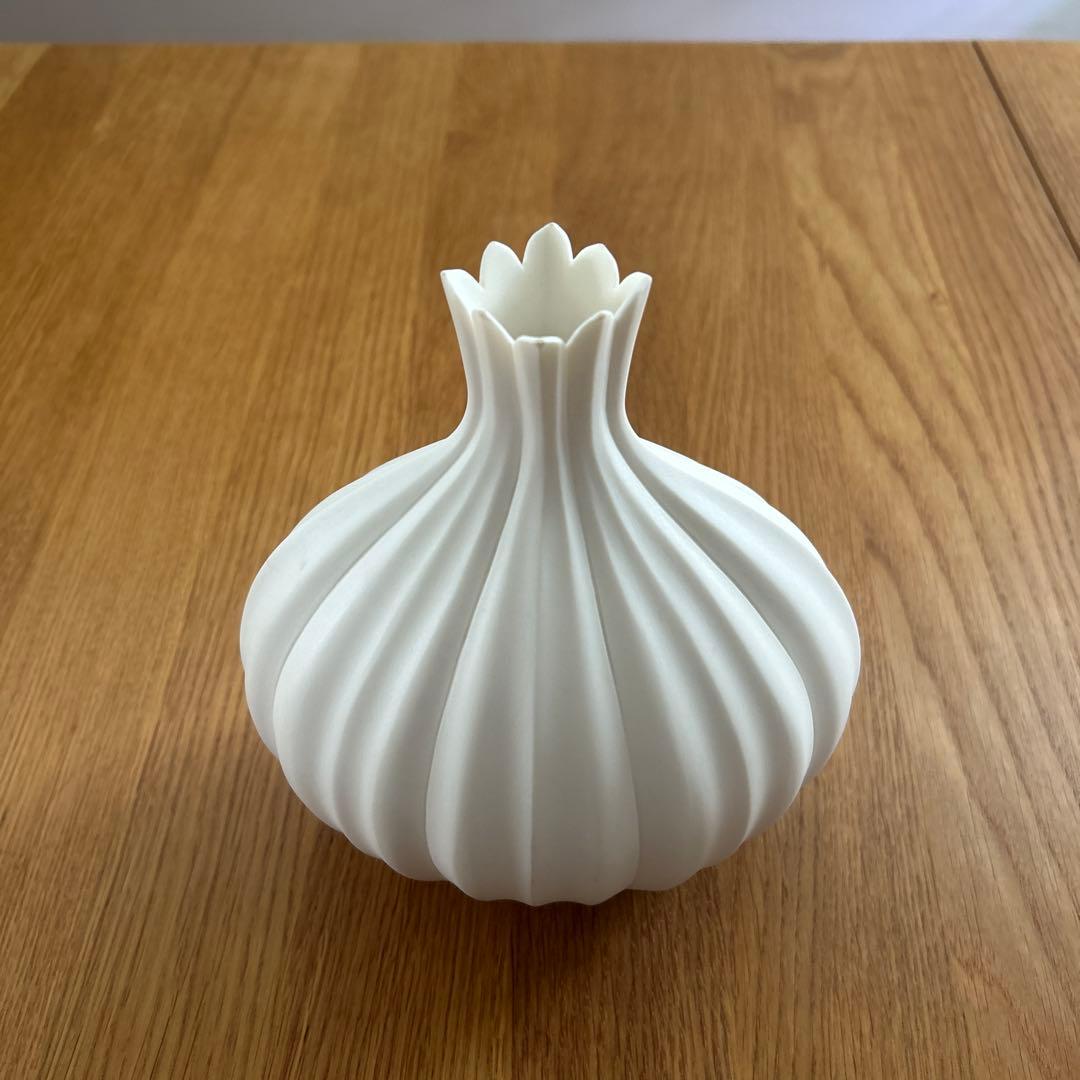 若杉聖子　アート　磁器、ホワイト　花瓶　工芸　美術　人気作家