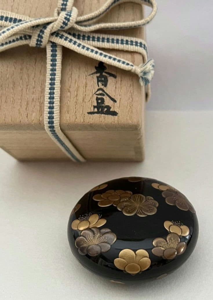 2420 古美術青磁三足菓子鉢時代物