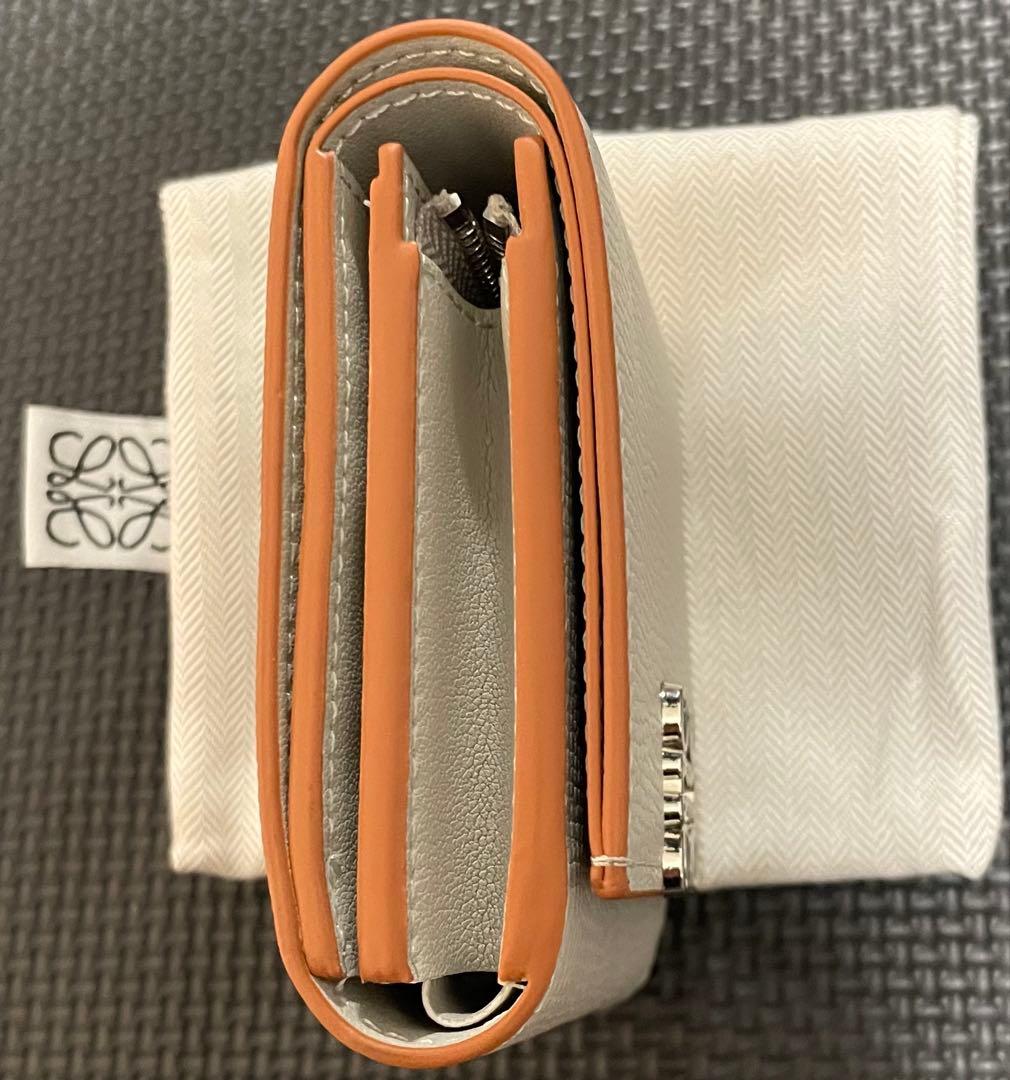 LOEWE アナグラム 三つ折り財布 ホワイト