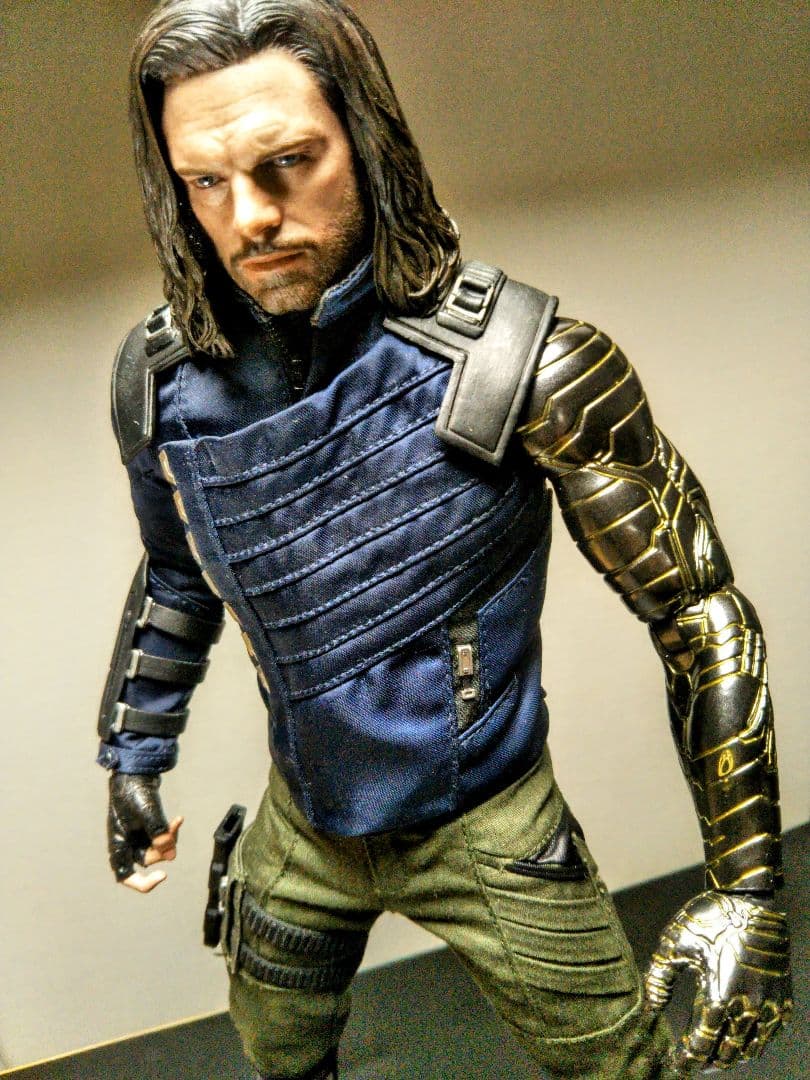 バッキー・バーンズ 1/6 ホットトイズ ウィンター・ソルジャー