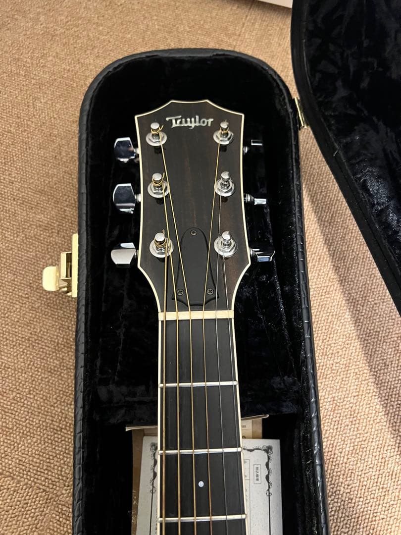 Taylor Custom #26: Grand Auditorium, AA Hawaiian Koa/AA Hawaiian