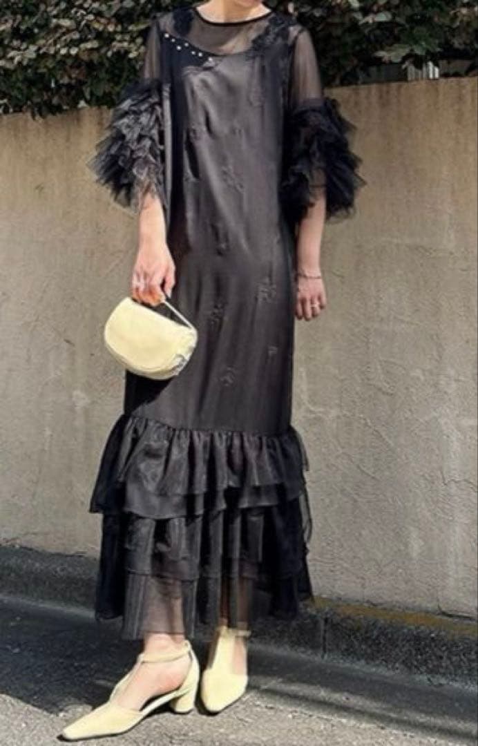 willfully hem tiered volume sleeve ブラック