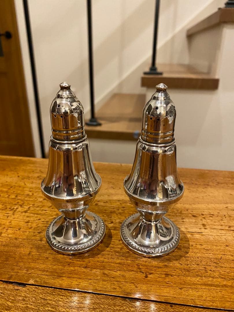 銀　スターリングシルバー　ソルト&ペッパー容器　コンディメント 2個セット 銀 スターリングシルバー ソルト&ペッパー容器 コンディメント 2個セット