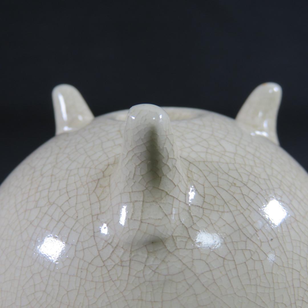 香炉 白磁 貫入 使用感あり 三つ足 象耳 双耳 工芸品中国
