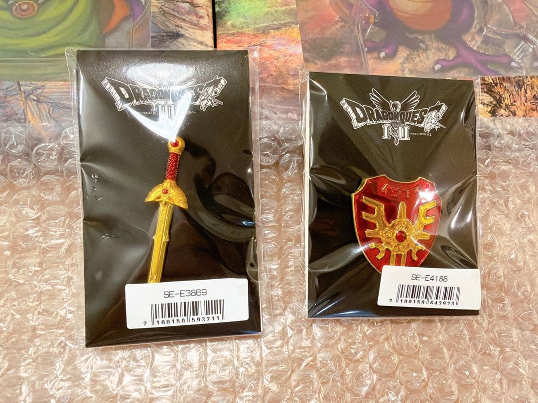 ドラゴンクエストⅠ Ⅱ Ⅲ アクリルブロック&ロトの剣&盾 ピンズ 未