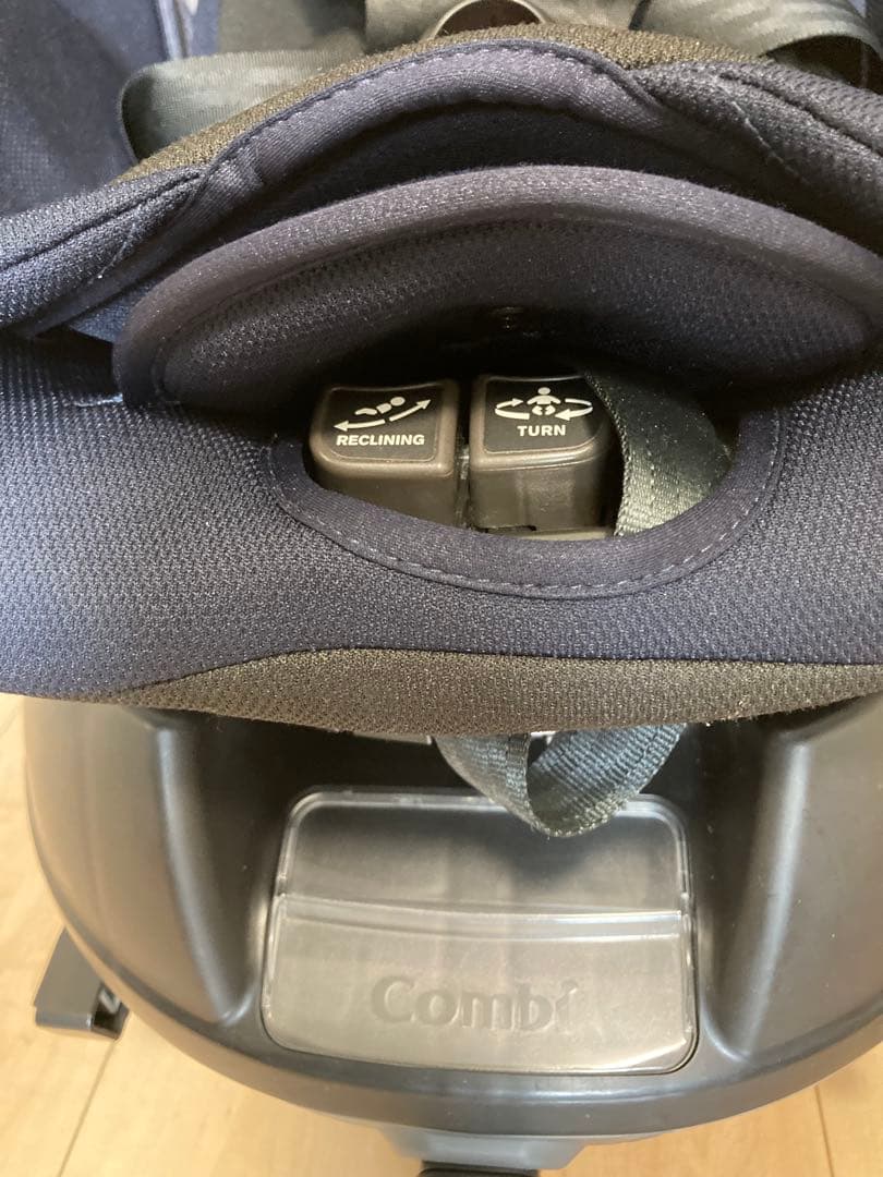 【美品】Combi コンビ ネセルターン リミテッド ISOFIX