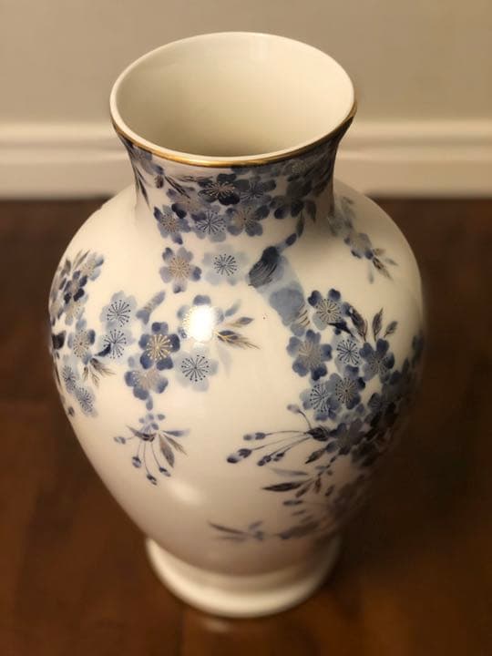 陶芸品としての大皿と花瓶のセット(箱付、台座付)