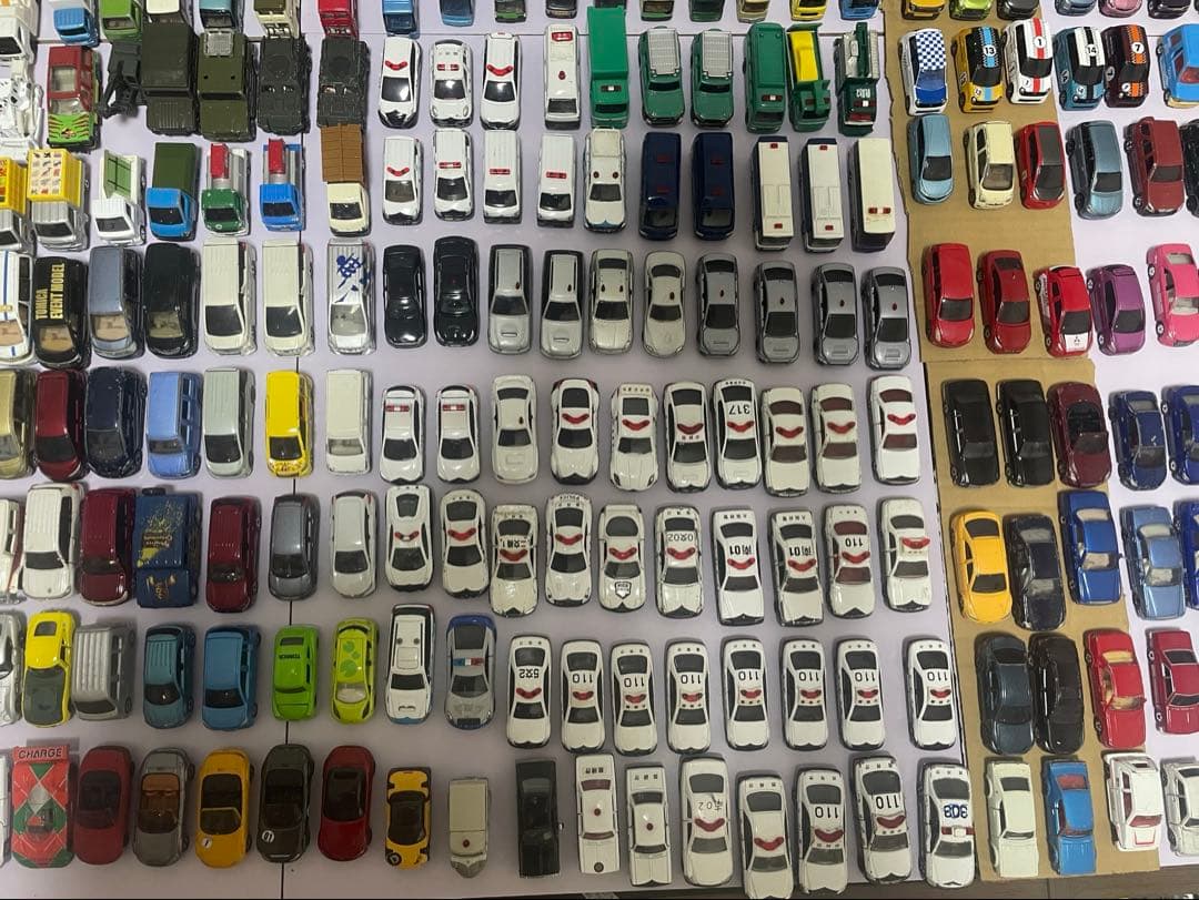 値下げ　大量引退品　トミカ廃盤品まとめ売り＋ホットウィール　総数700台以上