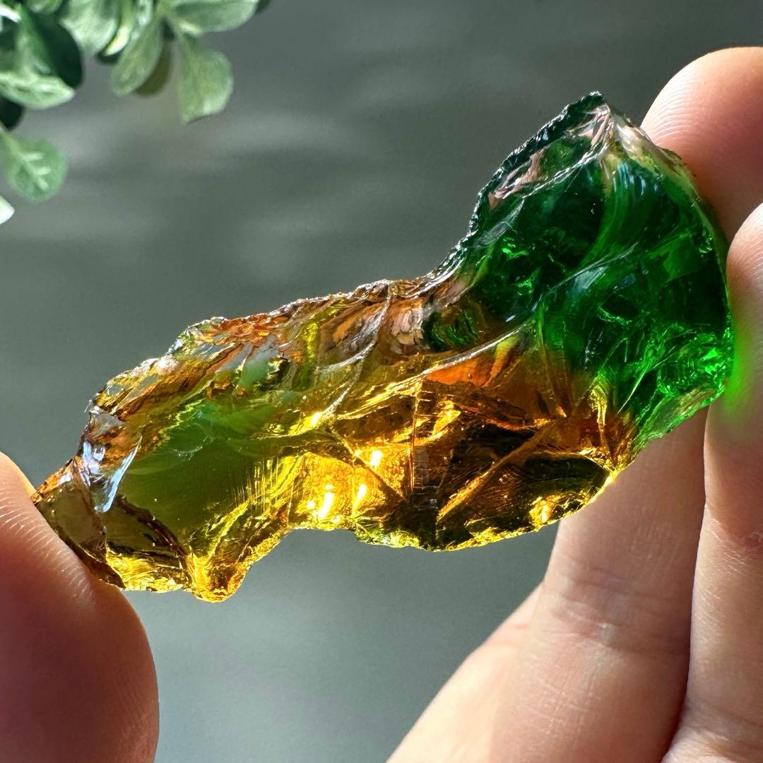 アンダラクリスタル　シエラネバダ　20.0g 南国　エメラルド　マルチカラー　金