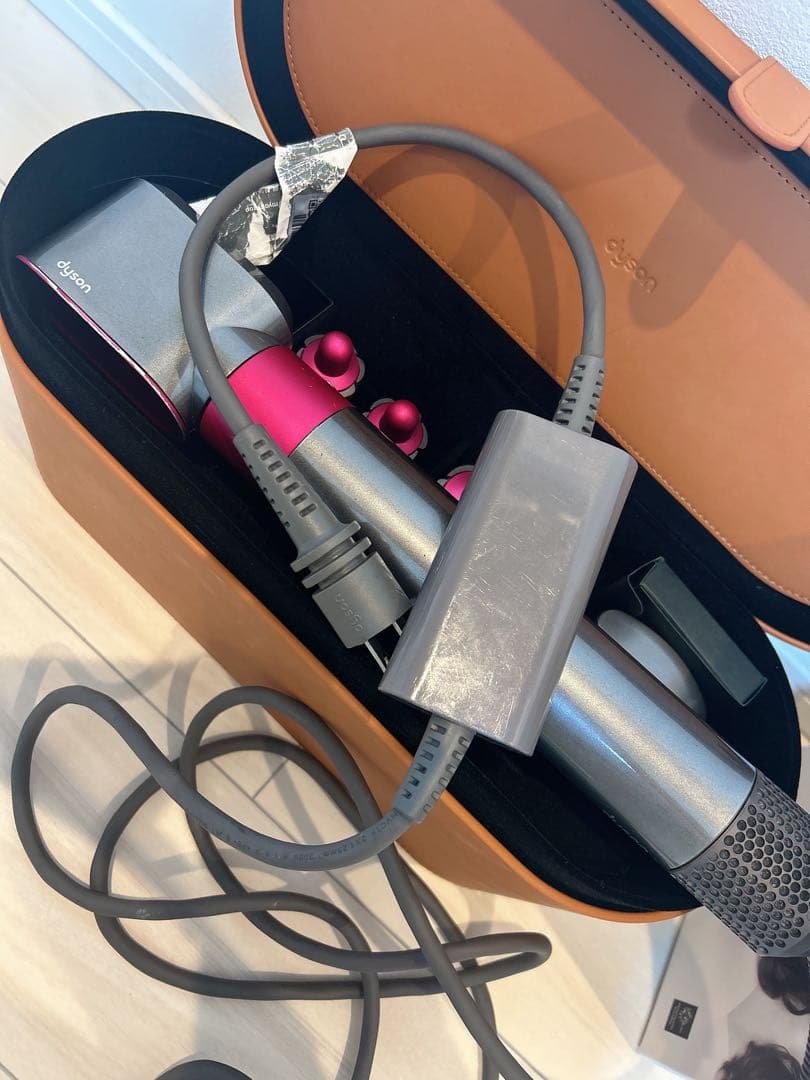 ダイソンエアラップボリュームシェイプ　ダイソン　エアラップ