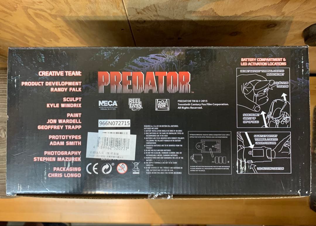 NECA プレデターPREDATOR 1/4スケール LEDライト付き【未開封】