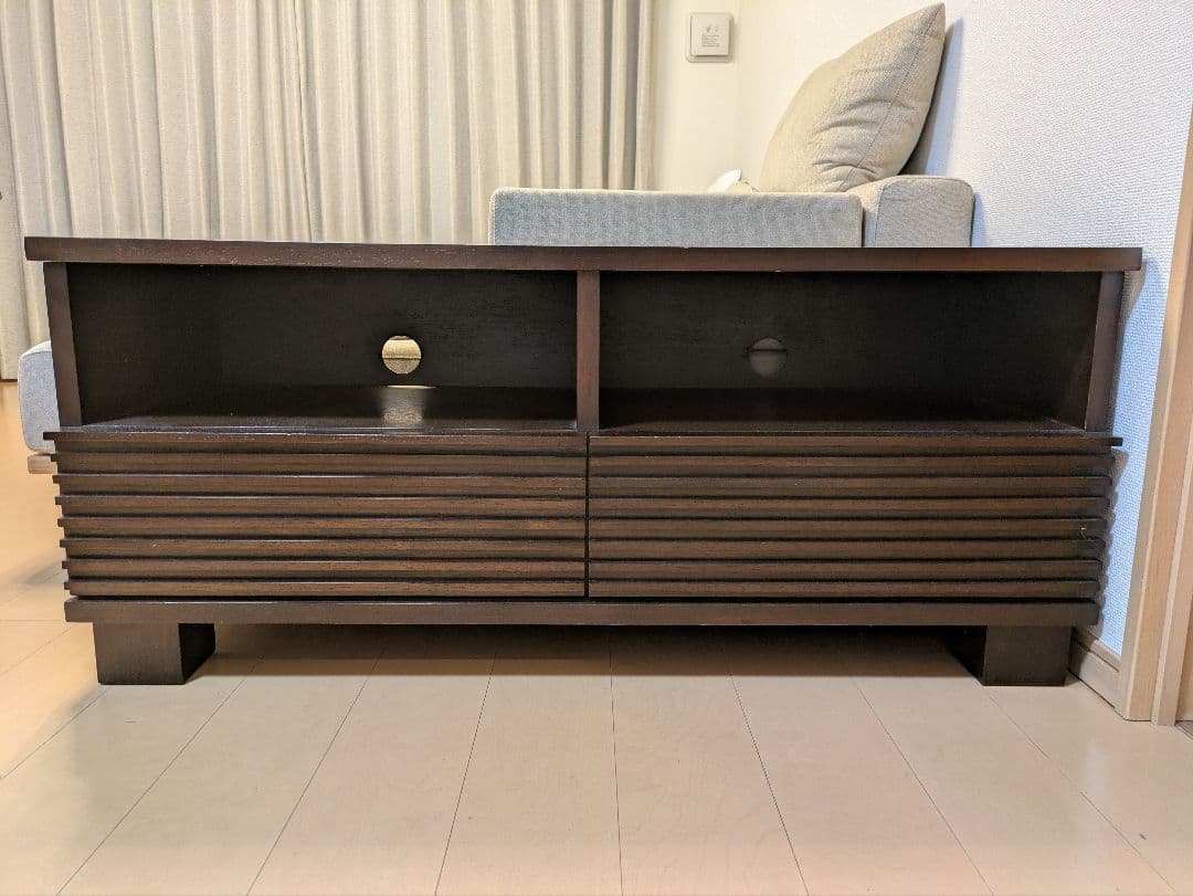 高級家具a.flat エーフラット「ルーバー」テレビボード ルーバーシリーズ収納家具 - 心を落ち着かせる、穏やかな波のような