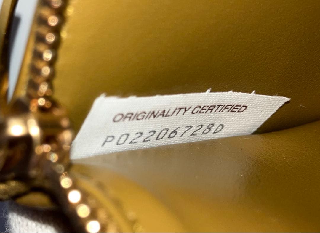 ⭐️新型 極美品 ボッテガ ヴェネタ カセット 二つ折り財布 キャメル