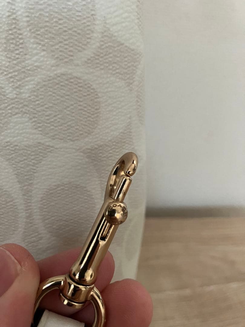 【三が日限定価格】COACH ホワイト ロゴプリント ハンドバッグ