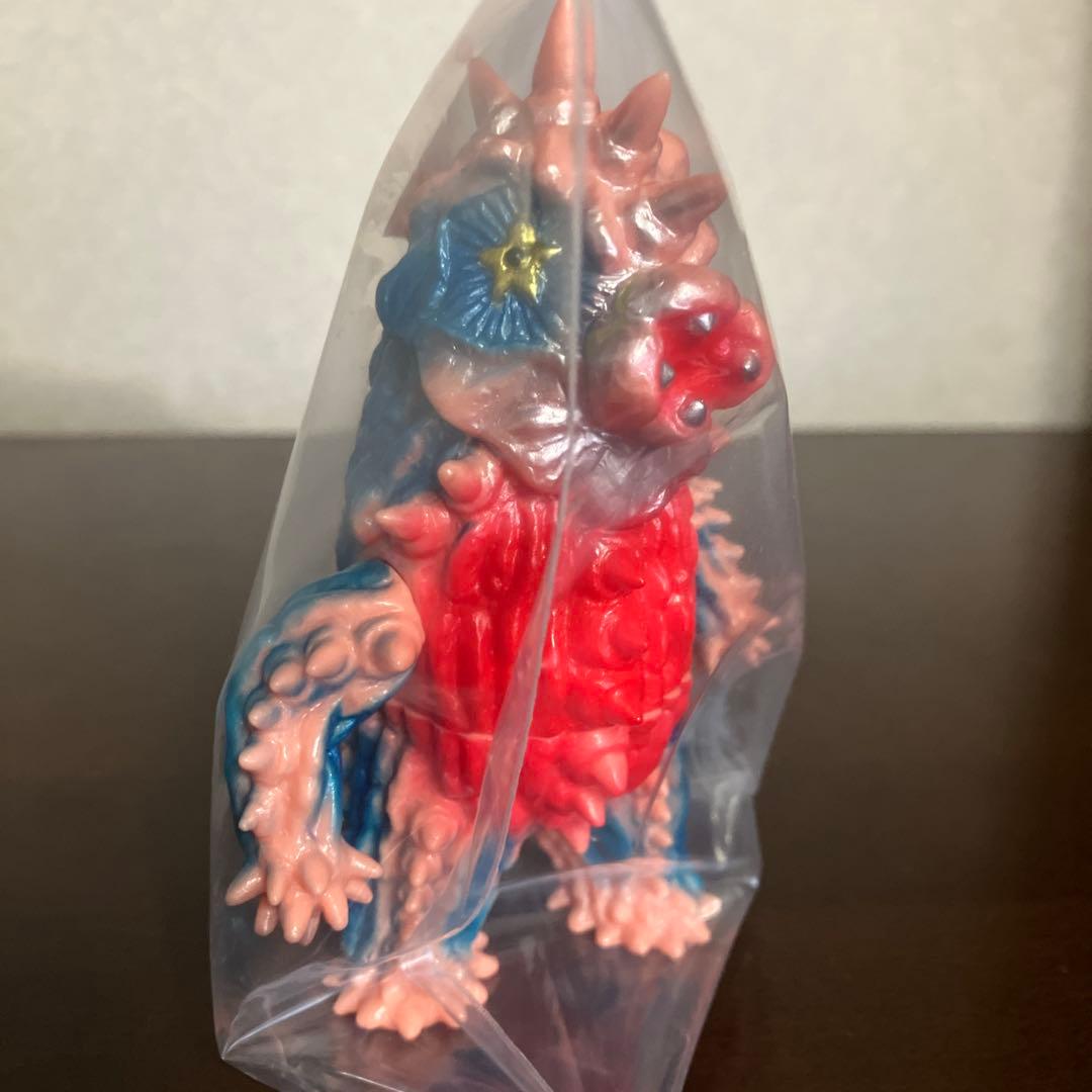 円谷プロ　ミニソフビ怪獣倉庫シリーズ　サボテンダー　マックストイ　maxtoy