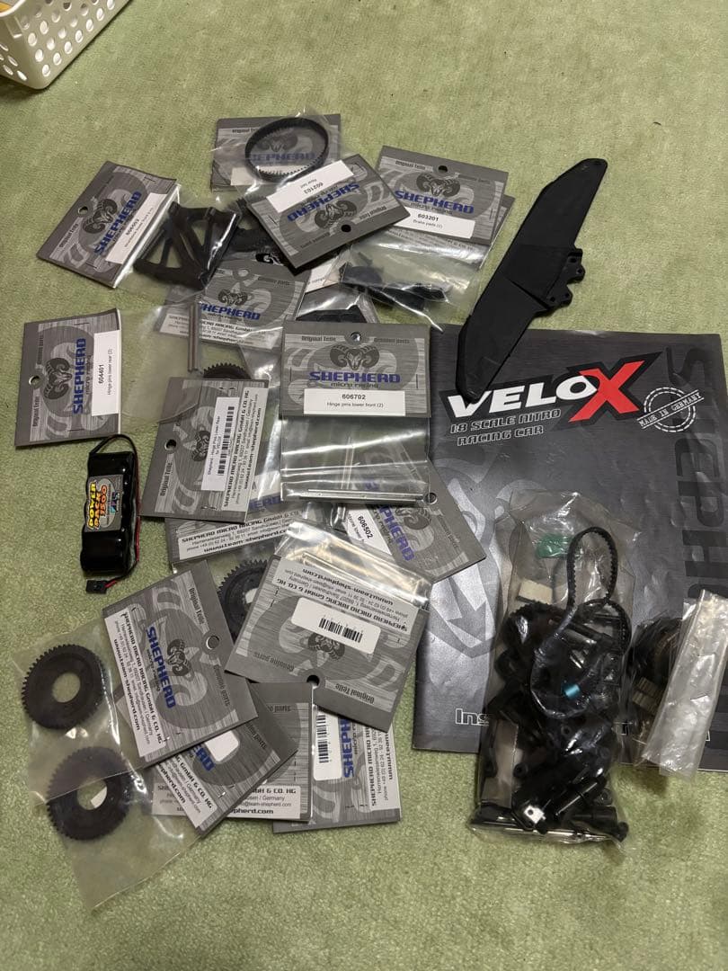 シェファード V8 2台 走行少な目 ボディ付き 1/8 エンジンRC