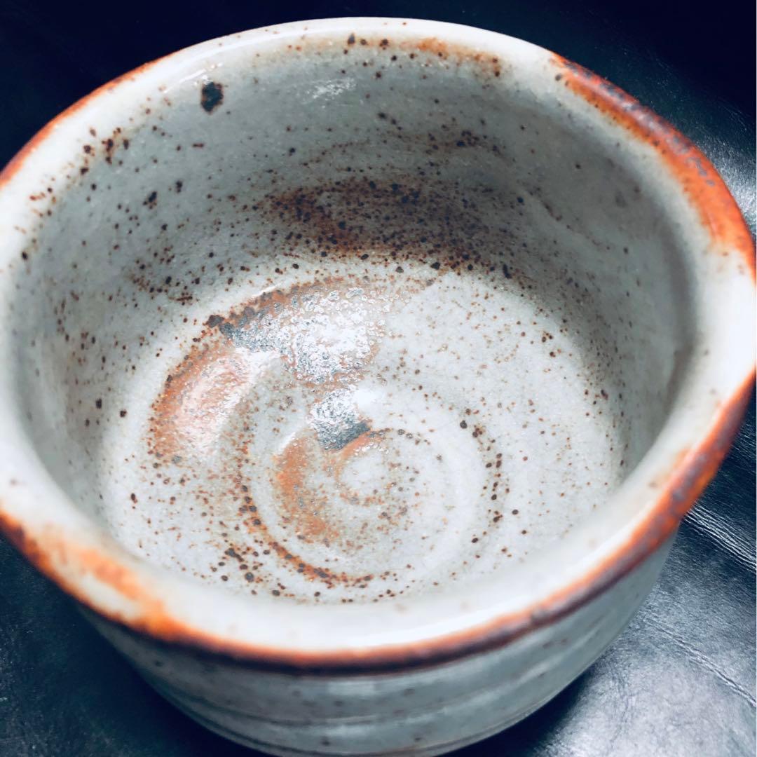 美しい古美術◆蔵から凄みのある古そうな鼠志野焼の抹茶茶碗が出て来ました。茶道具