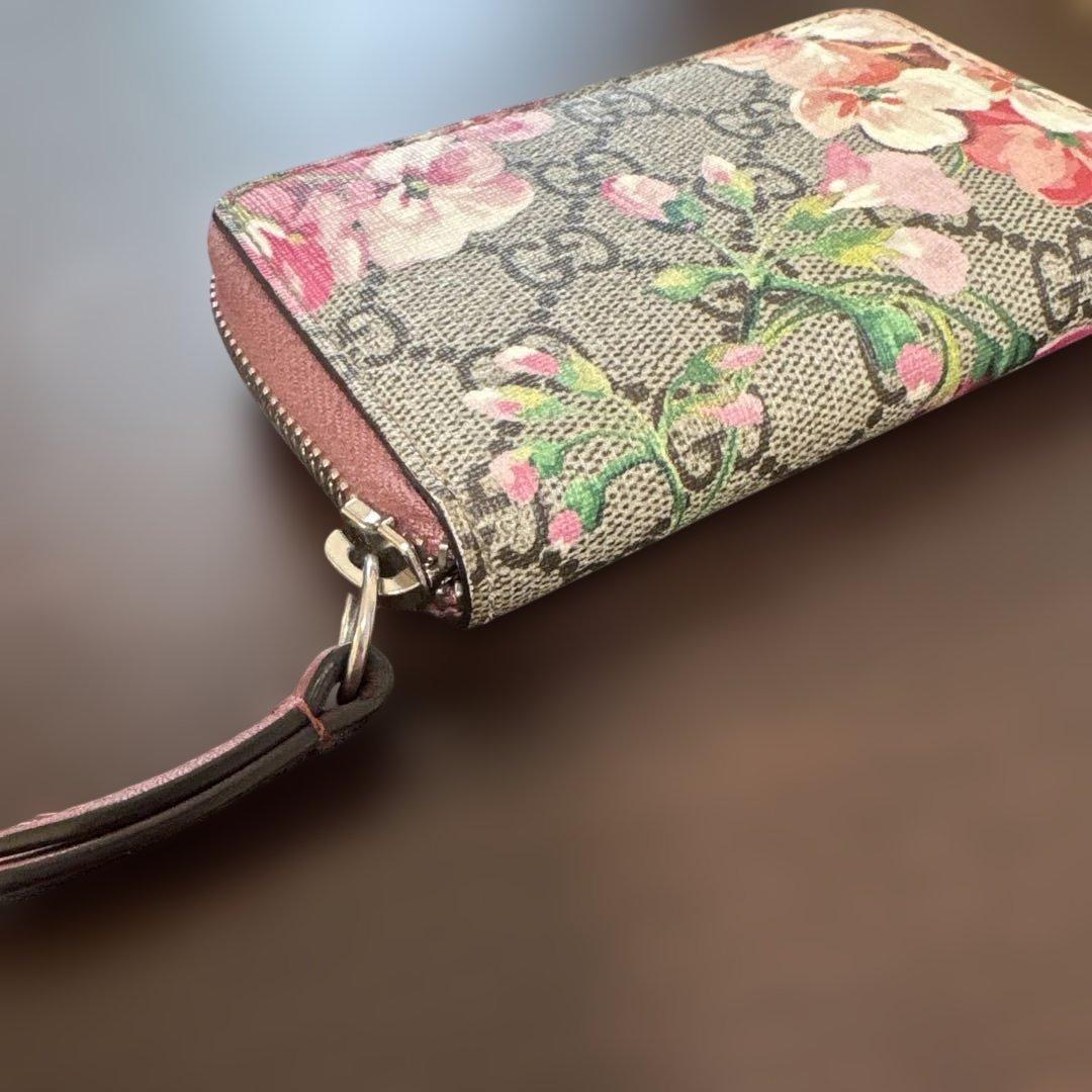 の*み様 GUCCI ブルームスカース　ラウンドファスナー　カード入れ