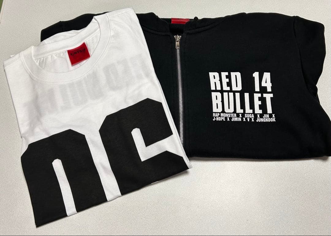 BTS THE RED BULLETツアーTシャツ