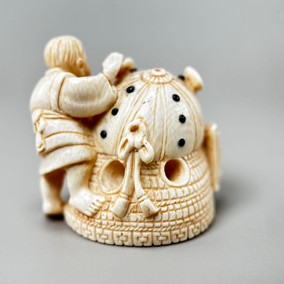 極上 根付 天然素材アンティーク骨董 飾り物古美術置物細密細工