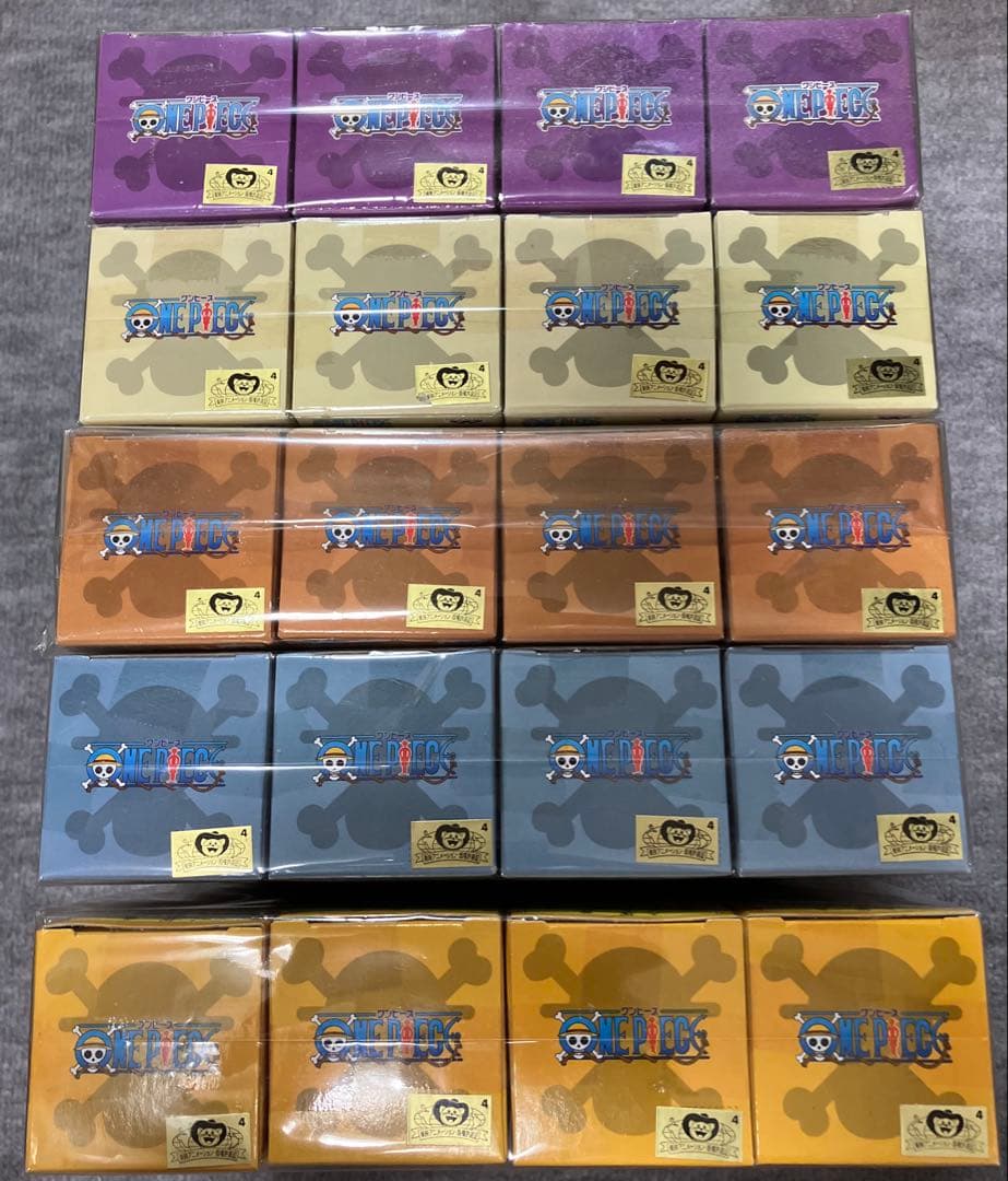 【新品未開封】ワンピースワールドコレクタブルフィギュア まとめて80体