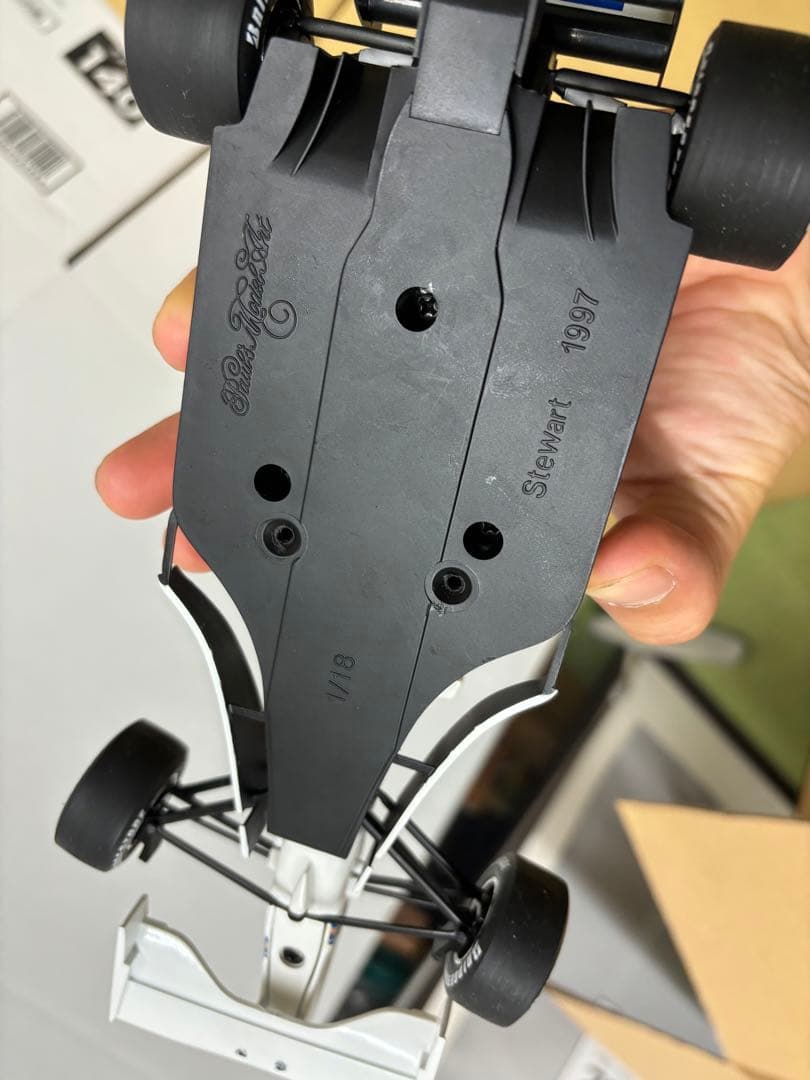 【ミニチャンプス　スチュワート・フォード　SF01 1997年1/18】