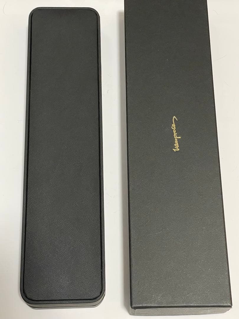 Independent Gold Apple Designed by HYDE HYDE FC会員限定 蛇 りんご