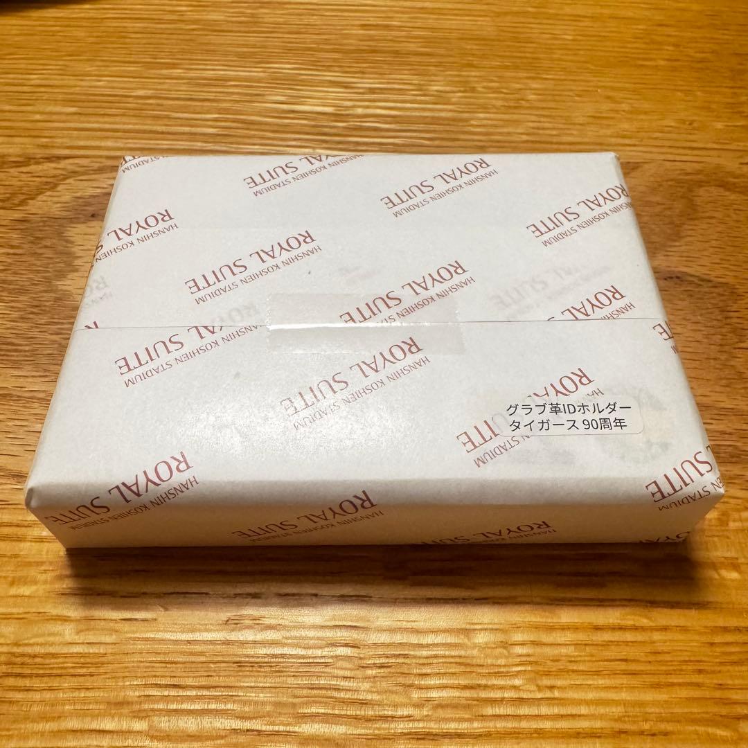 □限定□阪神タイガース 90周年 ロイヤルスイート グラブ革 IDホルダー