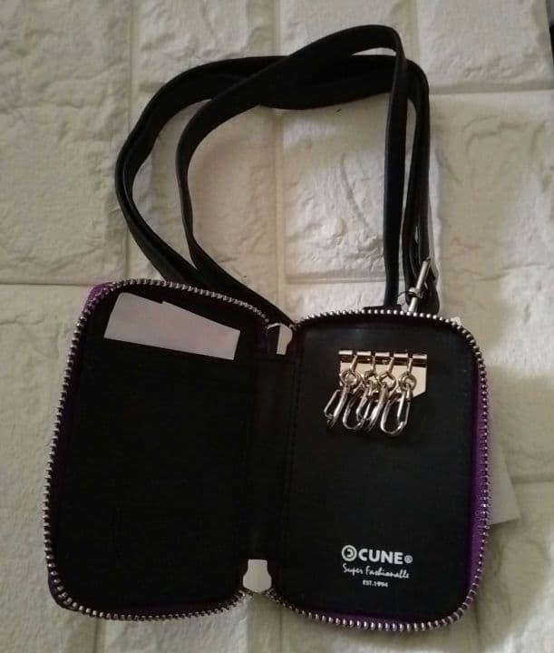 新品タグ付 CUNE ウサギデザイン キー＆カードショルダーポーチ キーケース