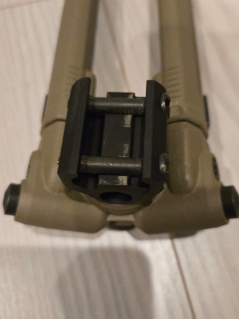MAGPUL バイポッド　ピカティニー　フラットダークアース