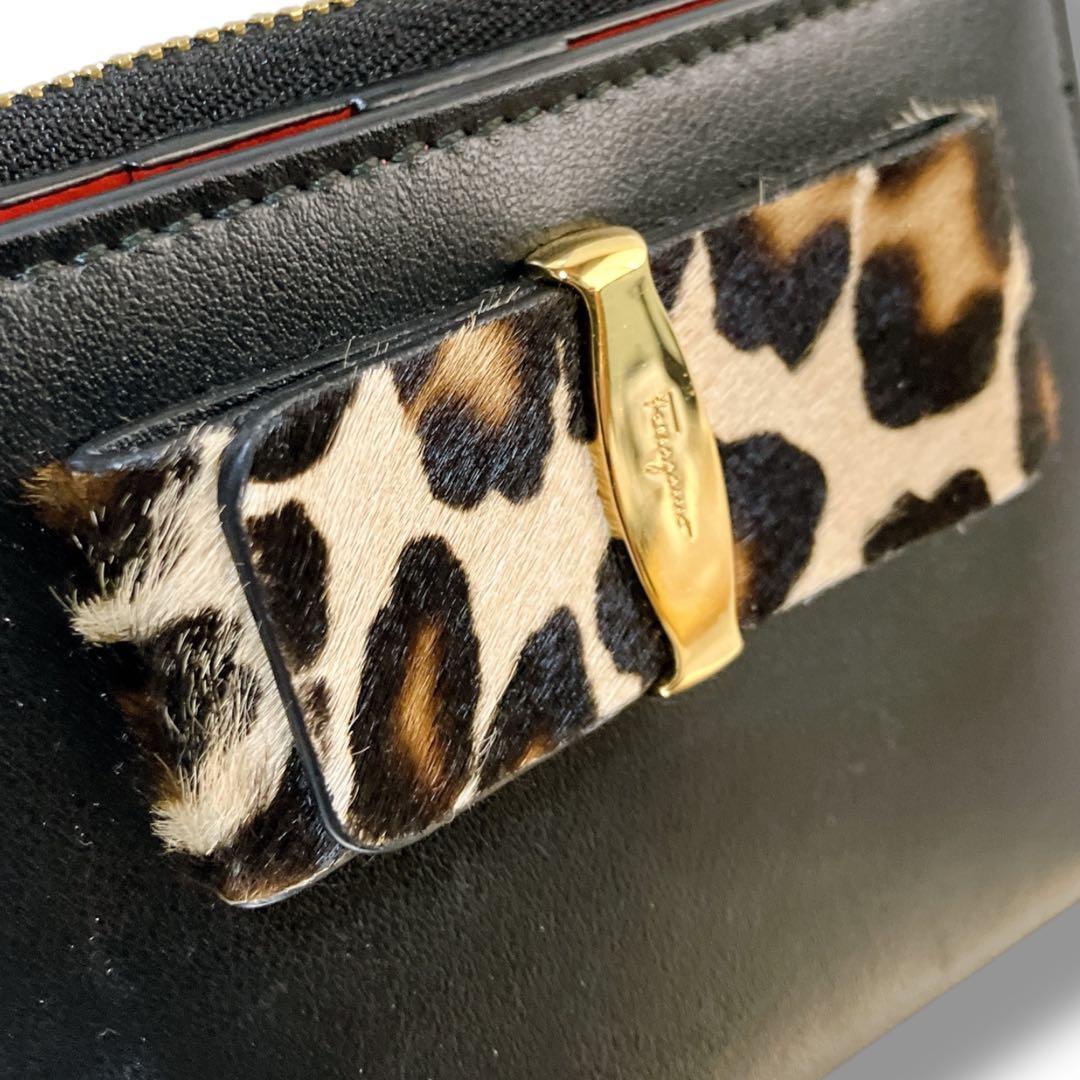 サルバトーレフェラガモ 良品 イタリア製ハラコヴァラリボン 2つ折り