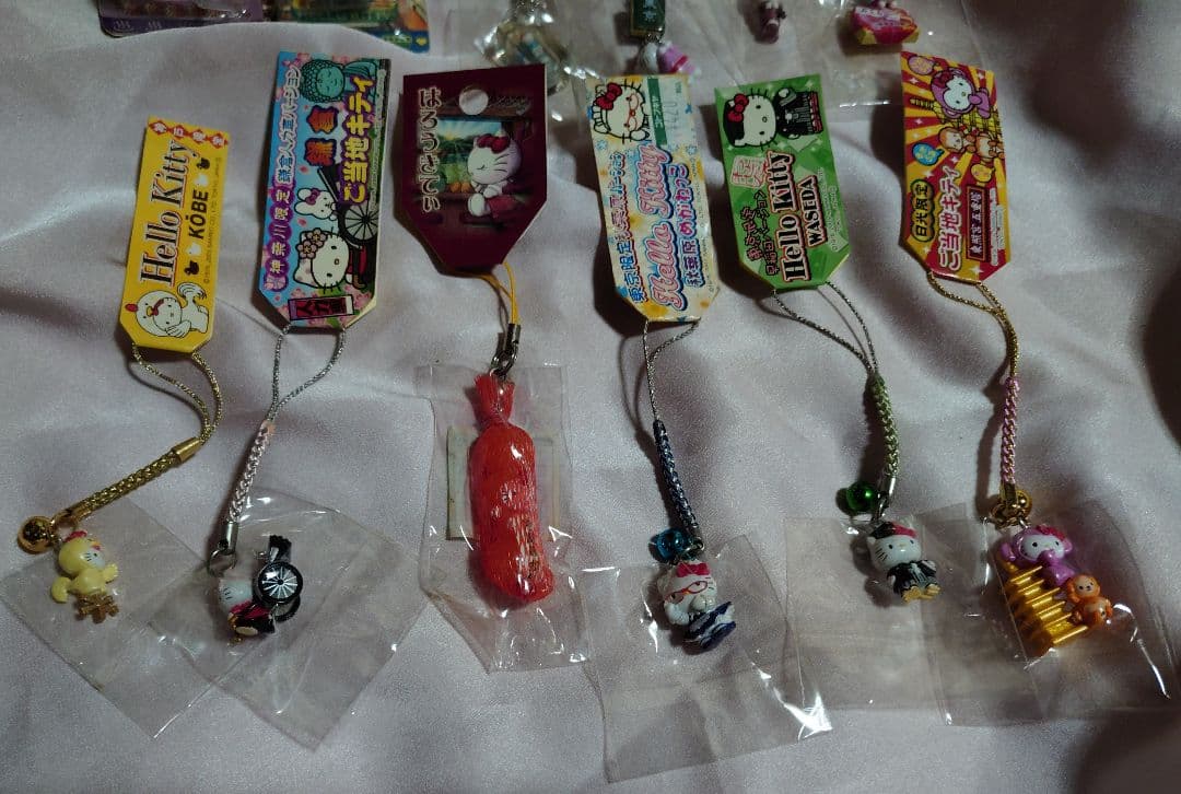 ご当地キティ　１２点　根付