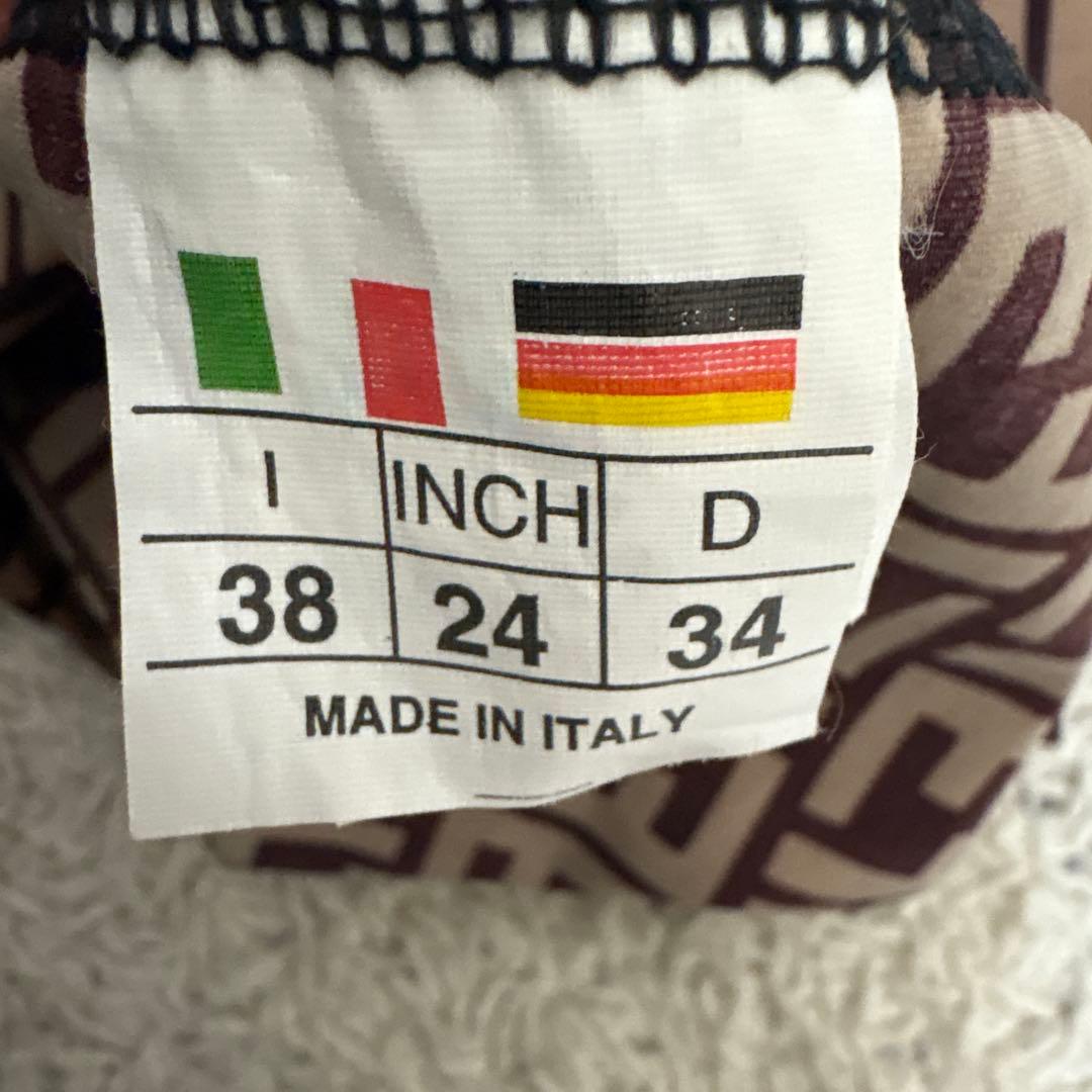 FENDIタンクトップ