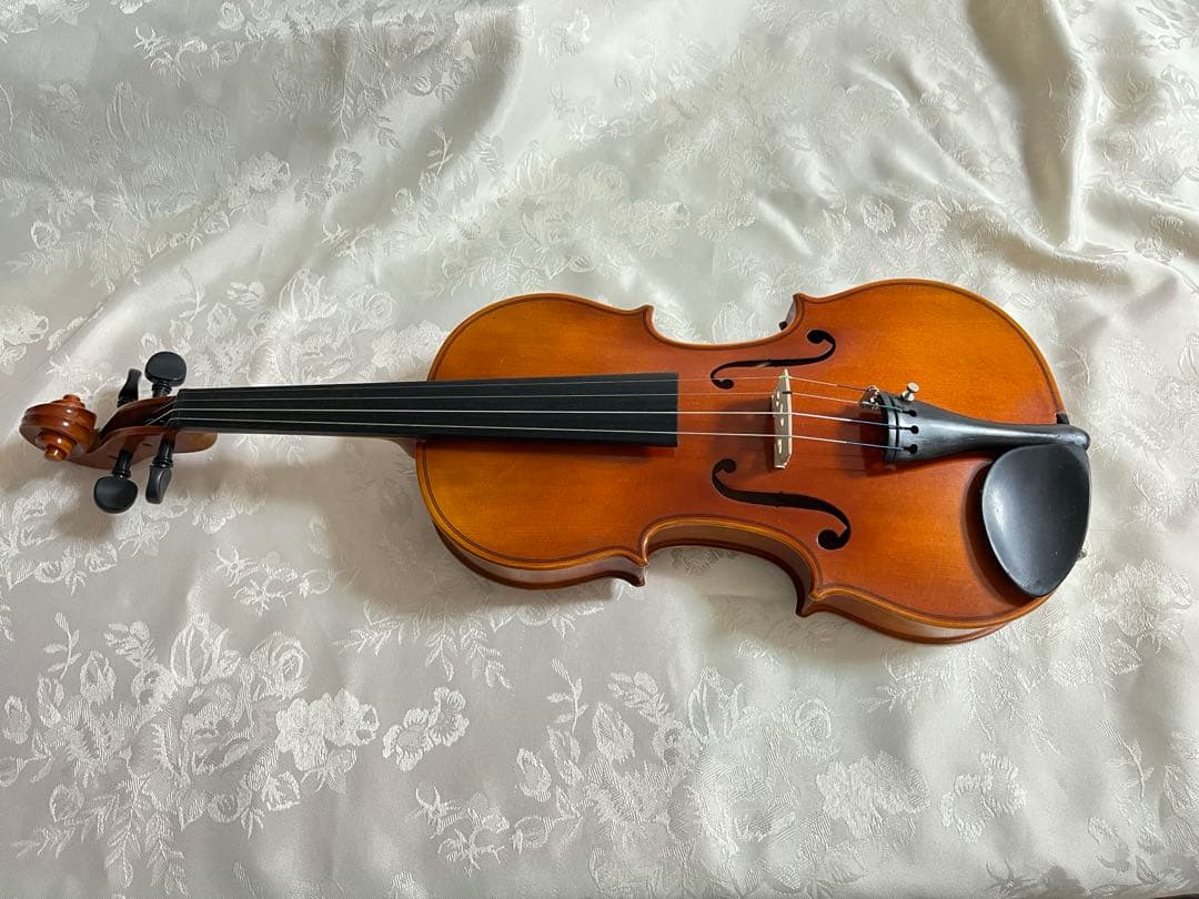 バイオリン　スズキ　SUZUKI 鈴木　楽器を守る丈夫なハードケース付き