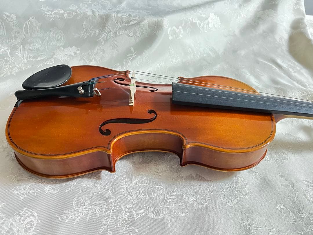 バイオリン　スズキ　SUZUKI 鈴木　楽器を守る丈夫なハードケース付き