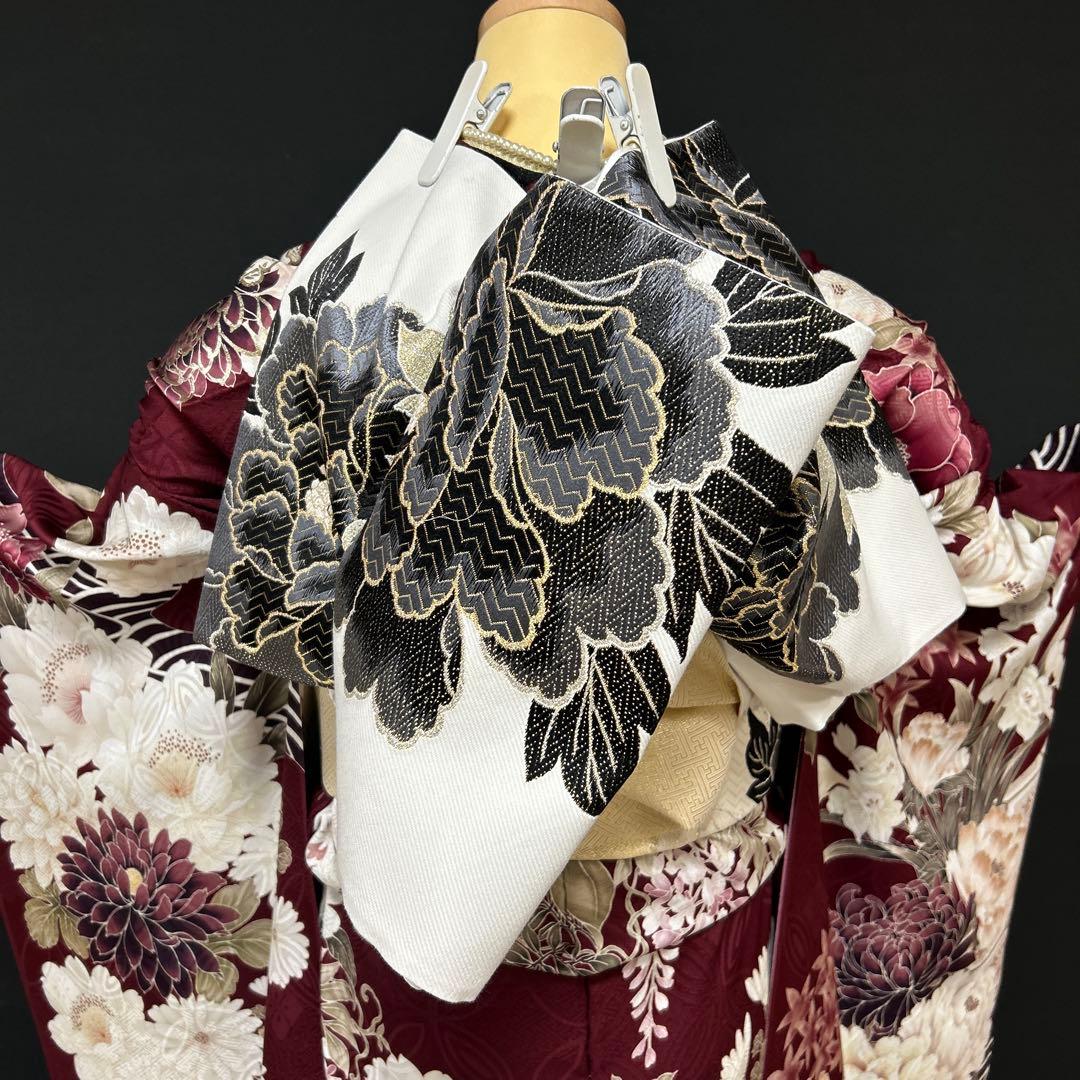 エンジと黒の染め分け牡丹と乱菊の振袖フルセット エンジ色のシック