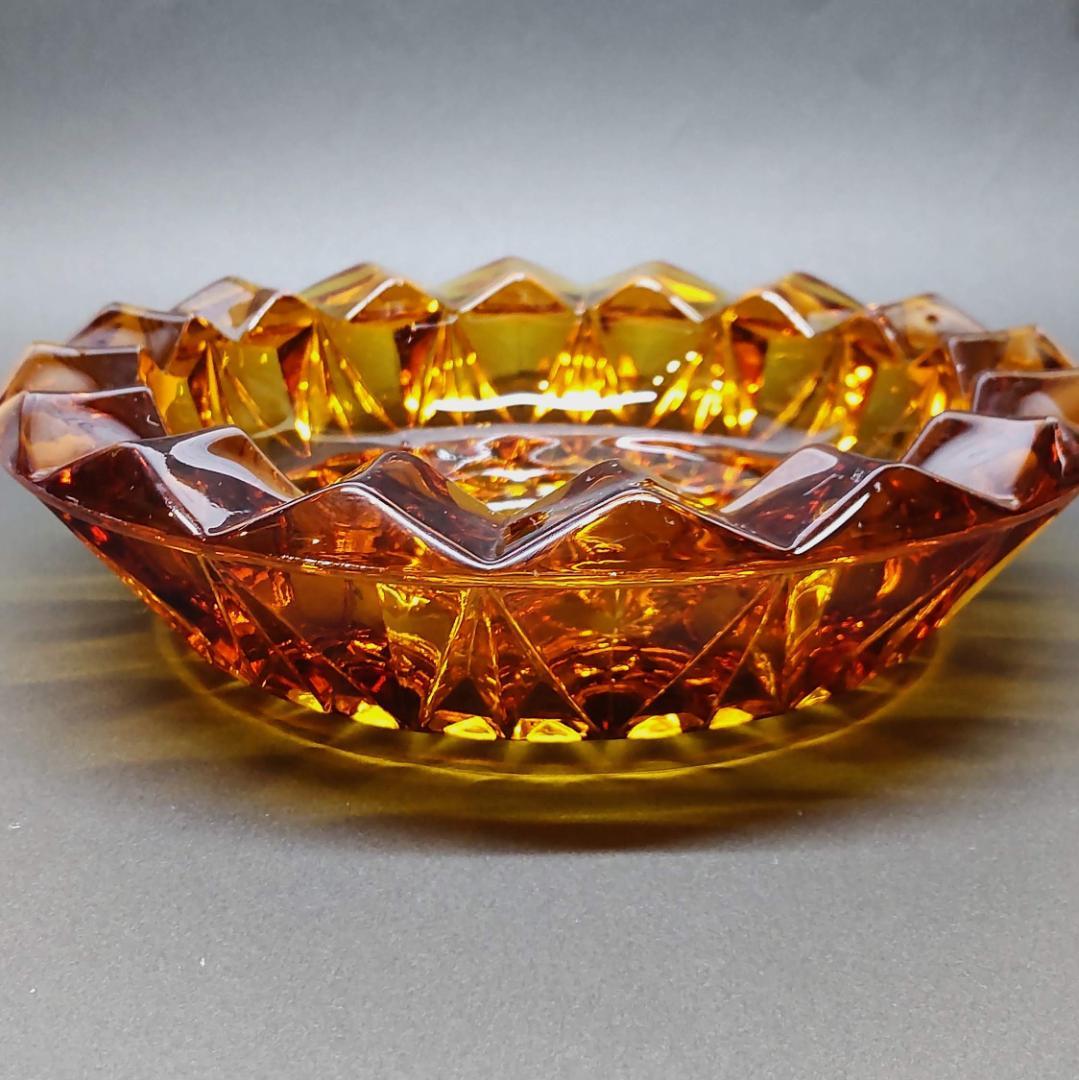 昭和レトロ ガラス灰皿 茶色 美品 - メルカリ