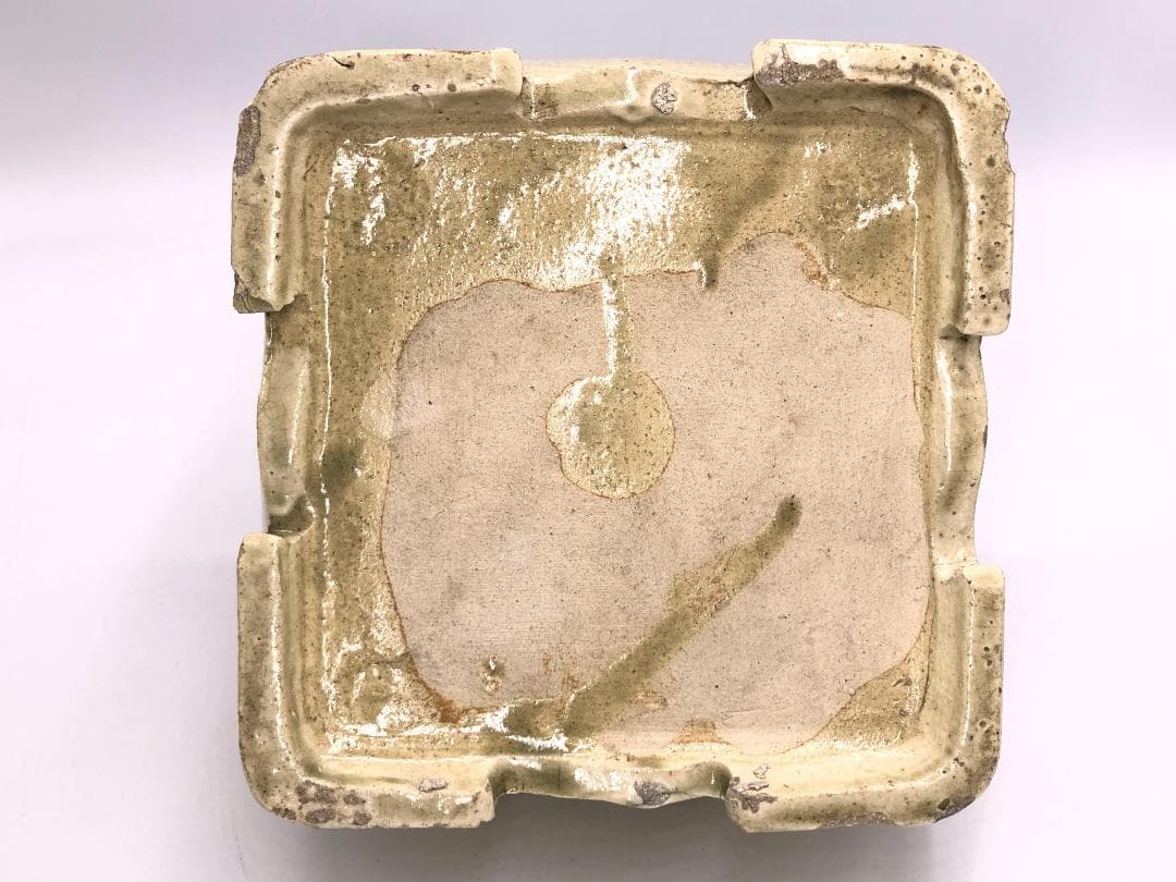 【 逆蕨手貼花文手炉 】 　ヘレニズム文化