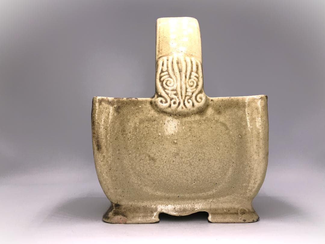 【 逆蕨手貼花文手炉 】 　ヘレニズム文化